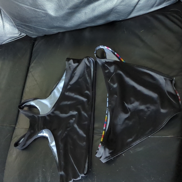 Bikini - Picture 2 of 2